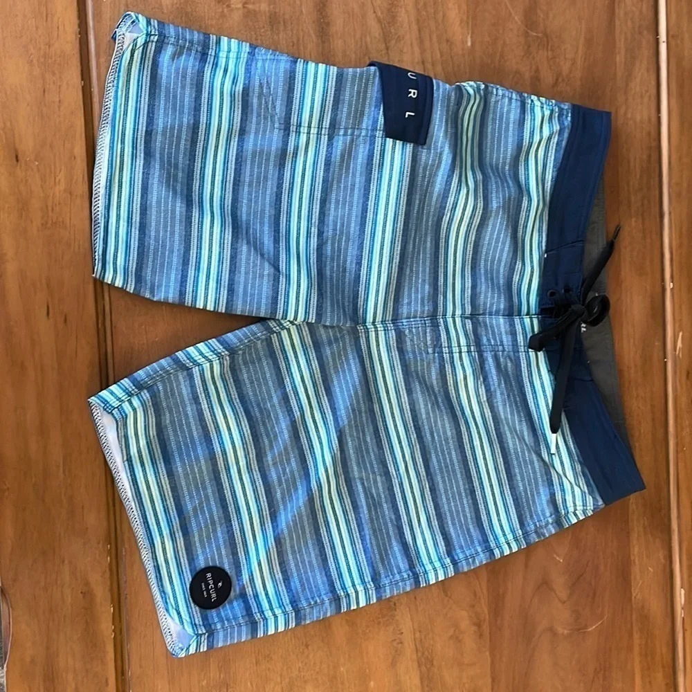 RIP Curl Board Shorts Size 31